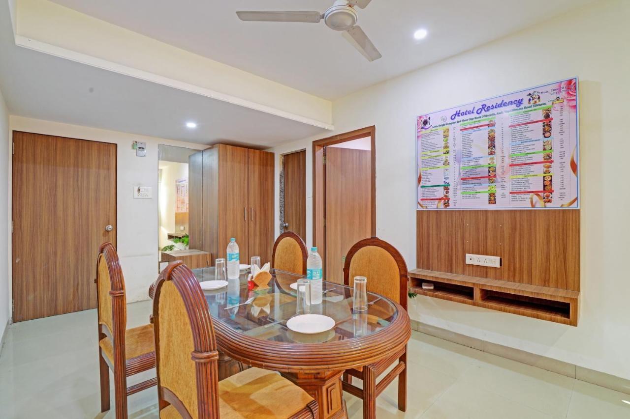 Oyo Flagship Hotel Residency Silvassa Dış mekan fotoğraf