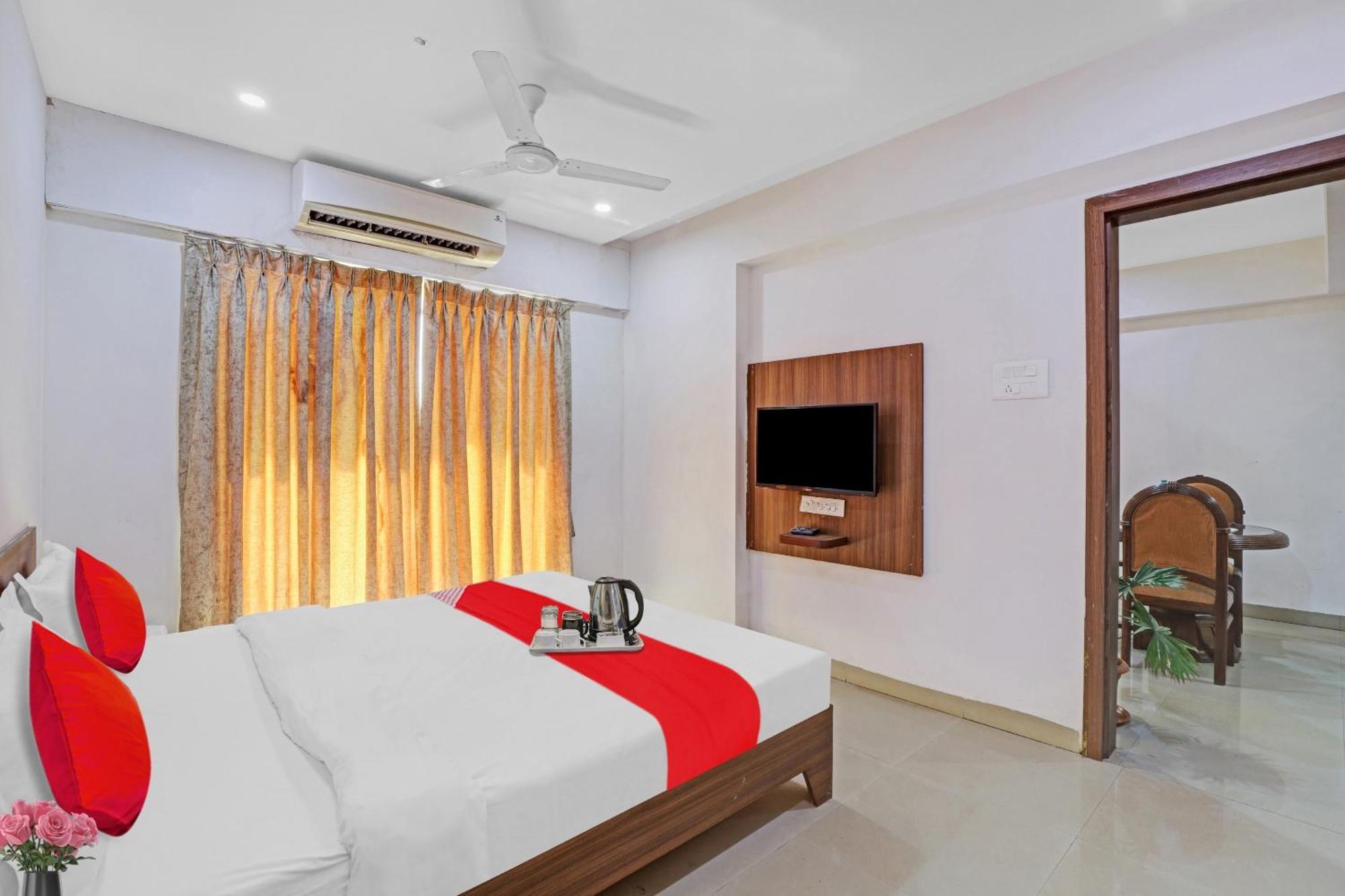 Oyo Flagship Hotel Residency Silvassa Dış mekan fotoğraf