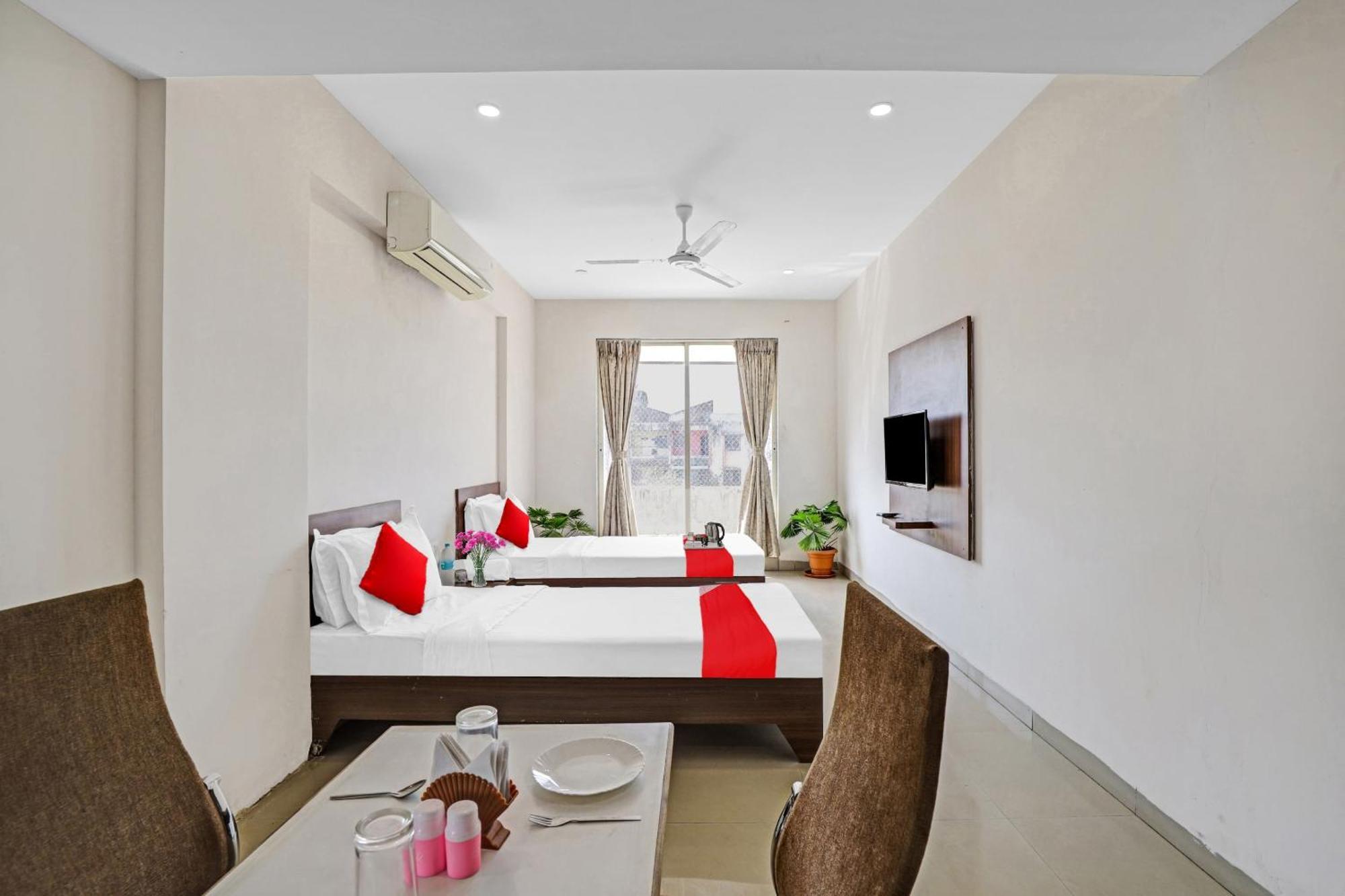 Oyo Flagship Hotel Residency Silvassa Dış mekan fotoğraf