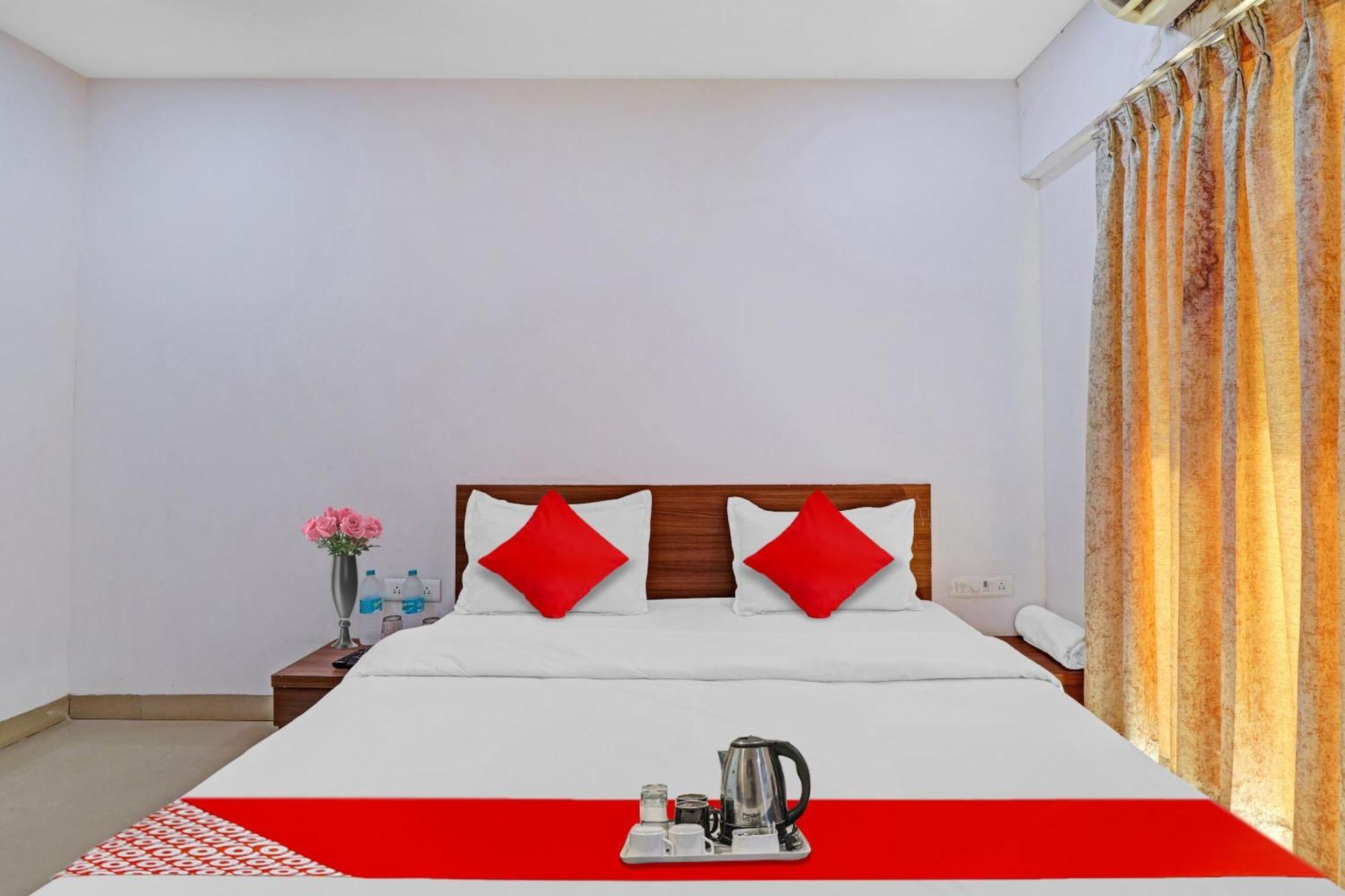Oyo Flagship Hotel Residency Silvassa Dış mekan fotoğraf