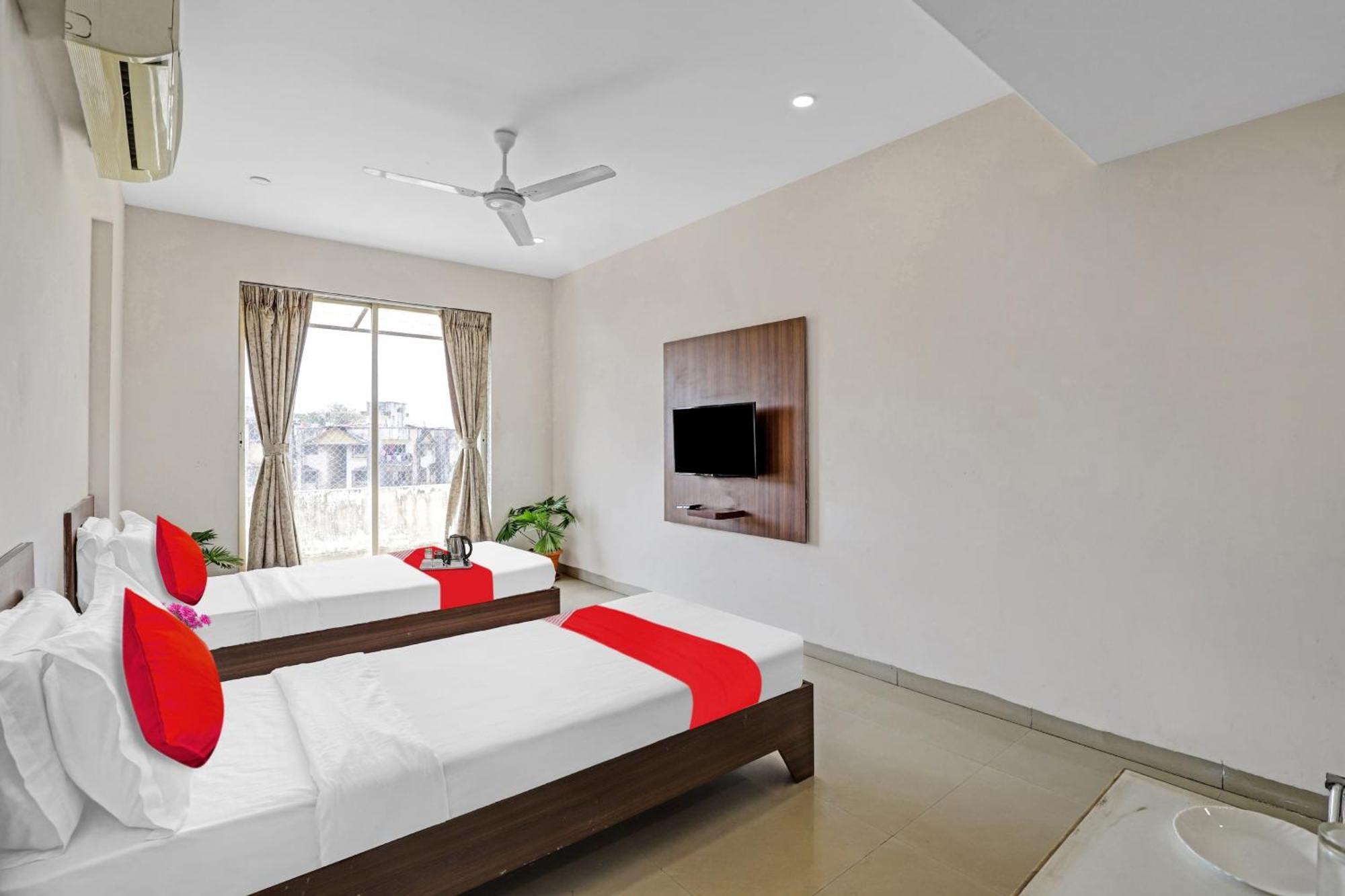 Oyo Flagship Hotel Residency Silvassa Dış mekan fotoğraf